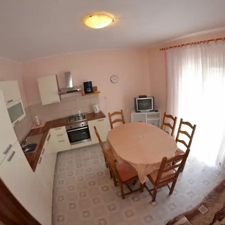 Apartment Sloth Palit